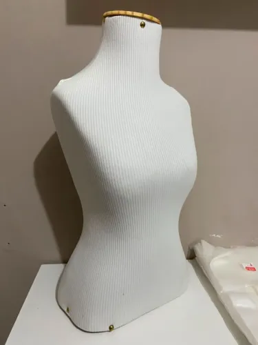 Manequim Feminino Busto com Pedestal