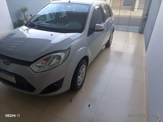 Ford Fiesta SE 1.6 8V Flex 5P 2014