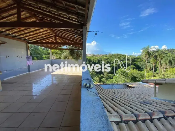 Casa individual, terraço gigante, acesso á mata de preservação, 2 salas, 2 vagas, pode fin