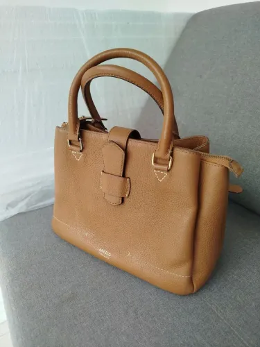 Bolsa de Couro Arezzo tamanho Médio 