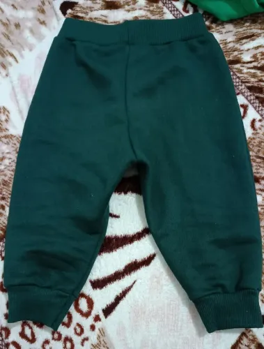 Calça moletom de bebê