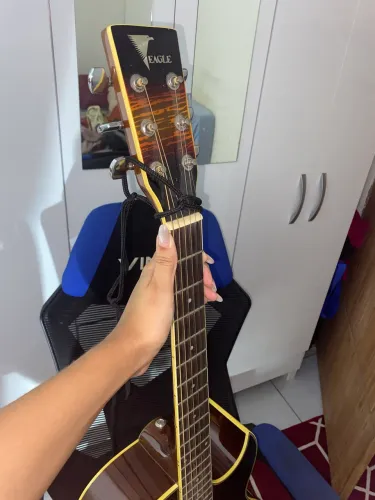 Vendo violão