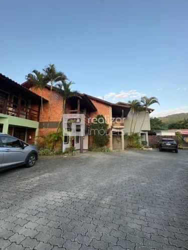 Casa para aluguel com 2 quartos na Barra da Lagoa