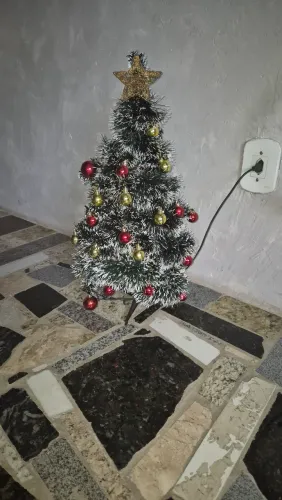 Árvore de Natal com enfeites 60 cm