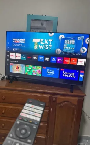 Televisão 50 polegadas 4k com comando de voz e Alexa integrada.