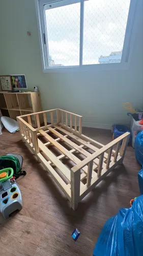 Cama infantil montessori madeira