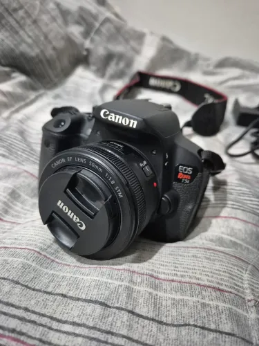 Câmera DSLR Canon T5i