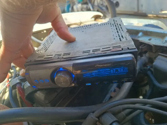 Rádio Pioneer p1y