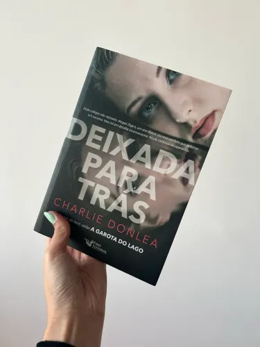 Livro Deixada para trás 