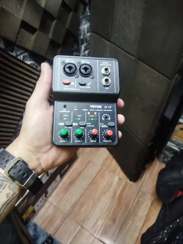 MESA DE SOM TEYUN Q-12 - 2 CANAIS