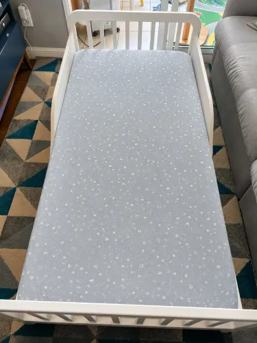 Cama Júnior tokstok