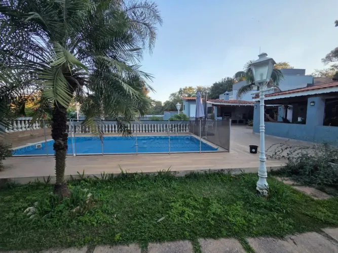 CHACARA EM COND. CASA TERREA, 4 QUARTOS SENDO 2 SUITES - AQUARIUS - RESIDENCIAL