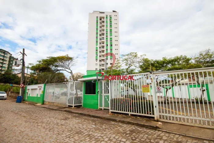 Apartamento com 2 dormitórios para alugar, 68 m² por R$ 3.372,74 - Glória - Macaé/RJ