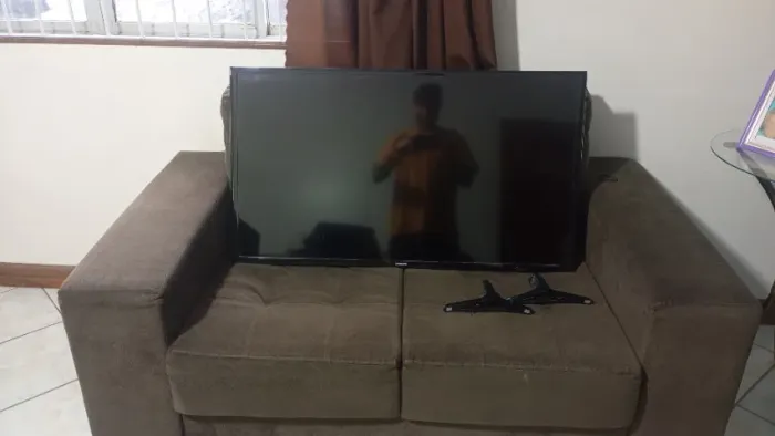Tv smart 43 Samsung, com led a ser trocado.