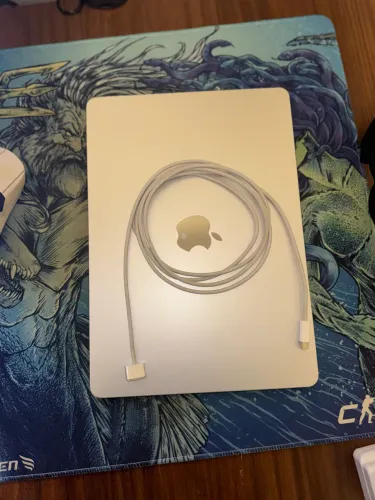 Macbook Air 2022, Chip M2, 8GB RAM, SSD 256GB