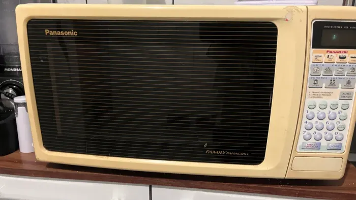 Micro-ondas Panasonic Family Panagrill - R$ 300