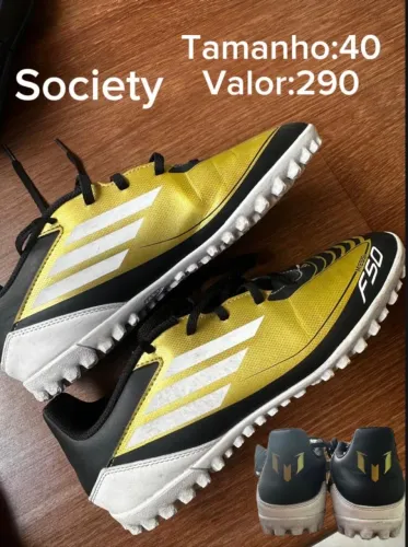 Chuteiras Society e Futsal seminovas