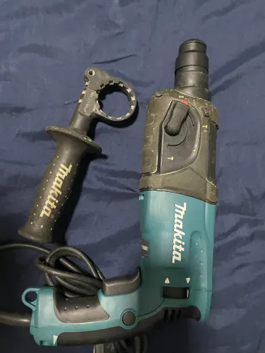 Martelete makita HR2470 220V 
