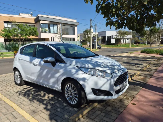 Ford Fiesta Tit./tit.plus 1.6 16V Flex Aut. 2015