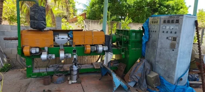 Extrusora de Plástico Miotto 90 mm - Completa com Matriz e Calibradores para Tubos