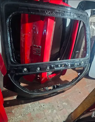 Tampa traseira Hyundai Veloster 2012 a 2014 preto Original