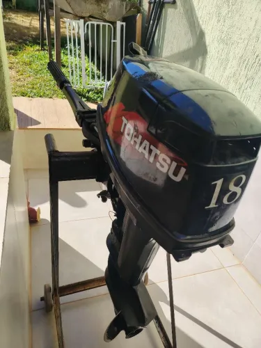 Motor de popa Thohatsu 