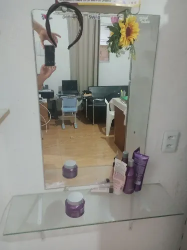 Vendo Espelho com Prateleira 