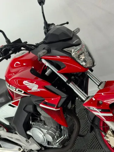 HONDA CB 250 TWISTER FLEXONE 2022 - BAIXA KM - FINANCIA