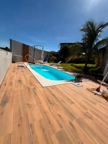 CASA À VENDA COM PISCINA E AMPLA ÁREA EXTERNA EM ICONHA CONFORTO E LAZER PARA A FAMÍLIA!