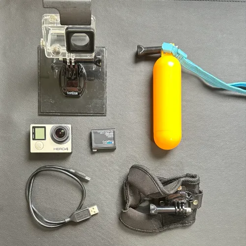 GoPro Hero 4 + kit acessórios - Oportunidade 