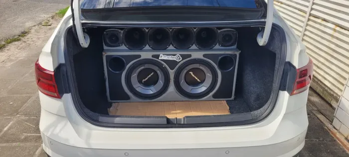 Som automotivo