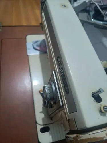 Vendo máquina de costura