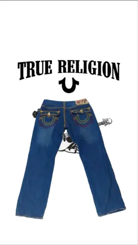 Jeans da marca TRUE RELIGION, costura vermelha e amarela (TAG antiga)