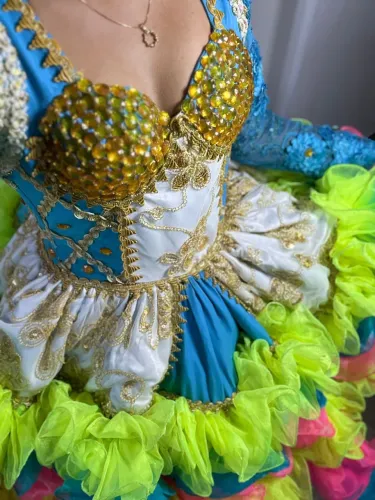 Alugo vestido de quadrilha junina