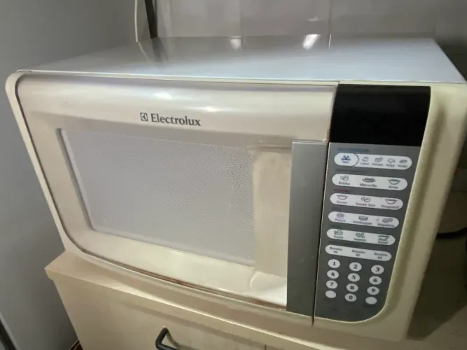 Microondas Electrolux 31L 1600Watts