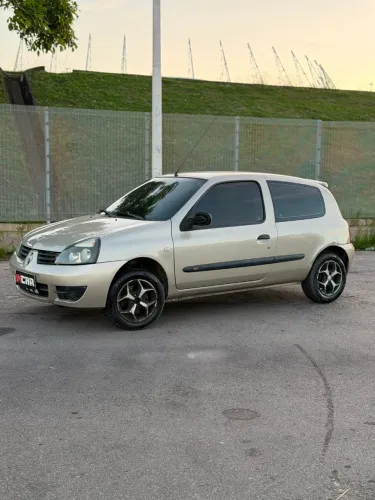 Renault Clio Hi-flex 1.0 16V 3P 2011