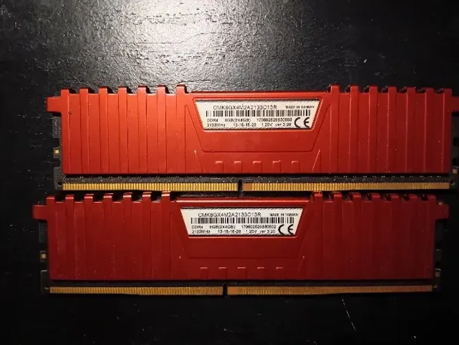 2 Pentes de memória RAM 4GB DDR4 2133MHz Vengeance LPX