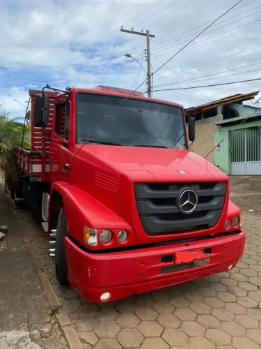 Mercedez Benz atron 2324 2016 - 52 mil de entrada