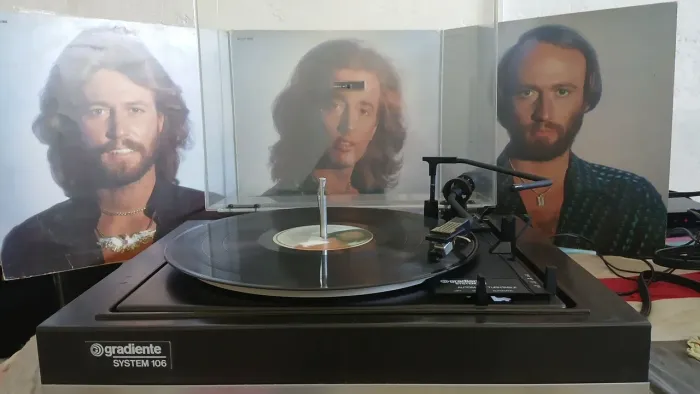 Toca Discos Gradiente S106.