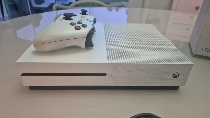 Vídeo Game Xbox One S 