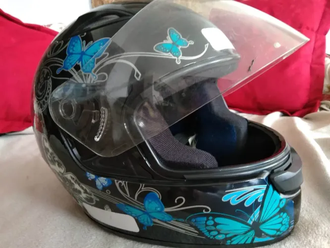 Capacete azul para motoqueiro