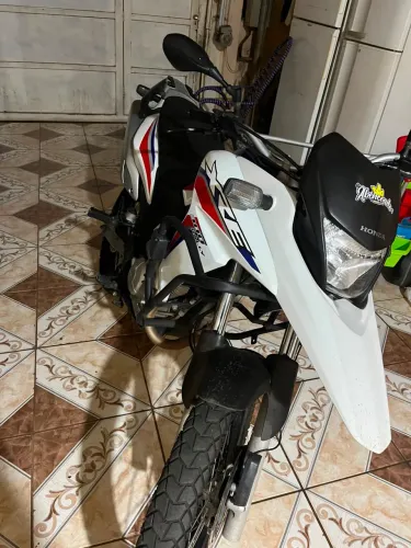 Xre rally branca 21.500