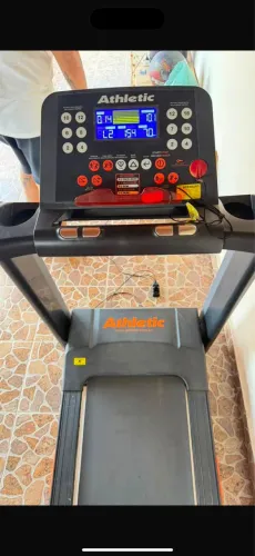 Esteira Advanced Athletic Motor 5.0HPM até 130kg 12 Níveis de Inclinação 127V 3261