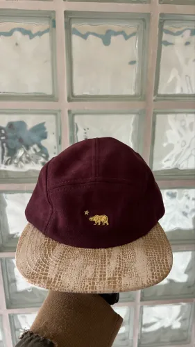 Boné Official Bordo