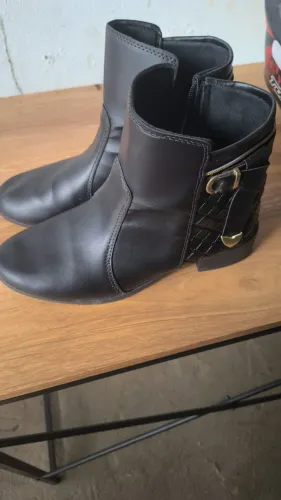 Bota de cano curto