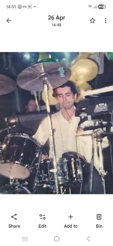 Professor de bateria
