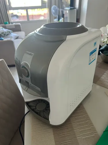 Bebedouro Esmaltec Gelágua EGM 30 - 220V (Com Compressor)