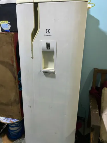 Vendo geladeira electrolux ate 500 leva
