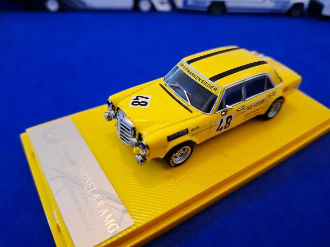 Miniatura Mercedes 300 6.8 AMG escala 1:64 Top!!!