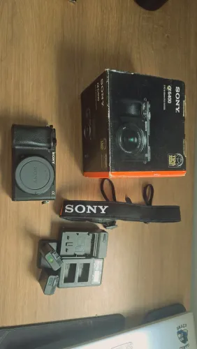 Sony Alpha A6400 - Corpo Mirrorless + 3 Baterias + Carregadores